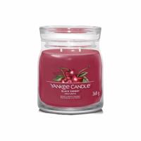 Yankee Candle vonná sviečka Signature v skle stredná Black Cherry, 368 g